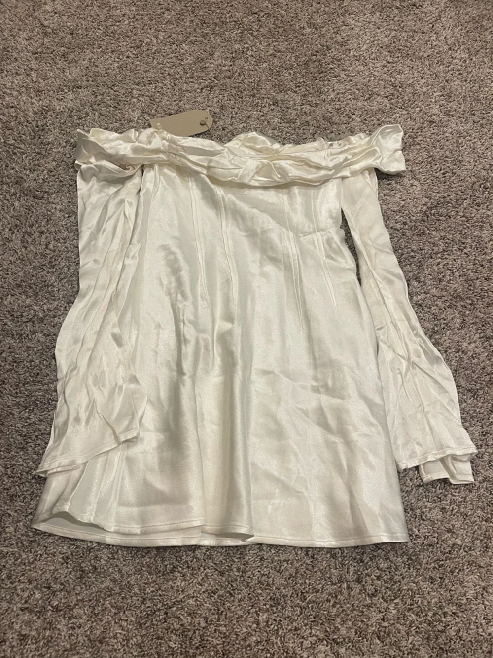 Meshki Giselle Off Shoulder Satin Mini Dress White NWT Size Medium - Picture 4 of 7